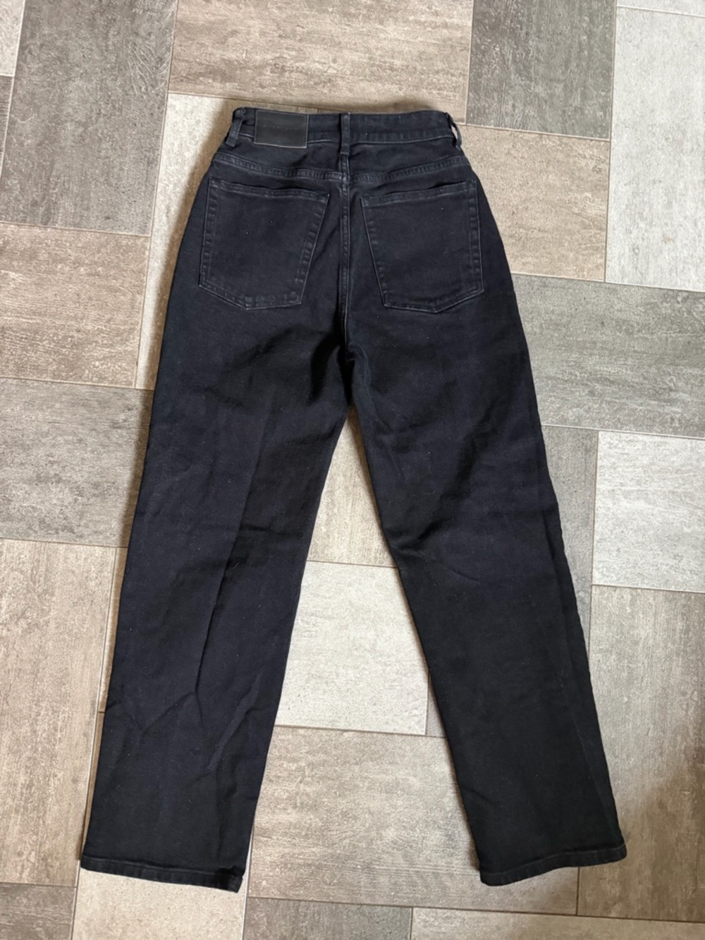 Everlane Curvy Way-High Jeans in Black - Picture 3 of 7